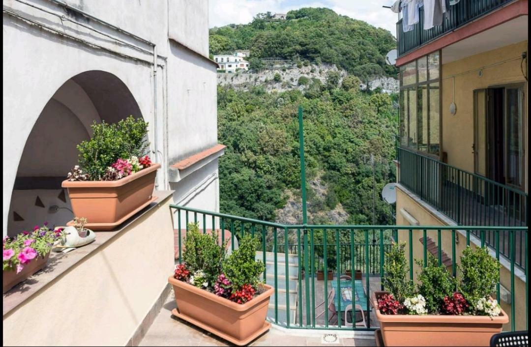 La Casetta Di Ilma Vietri Bagian luar foto